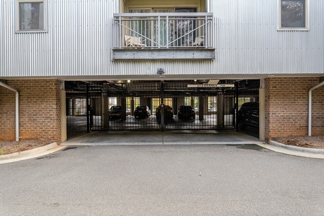 Building Photo - 630 Calvert St