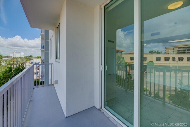 Foto del edificio - 101 SW 36th Ct