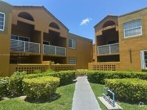 Building Photo - 9741 Fontainebleau Blvd