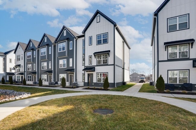 Building Photo - Madison new construction in gated community, pet friendly, 2 car garage