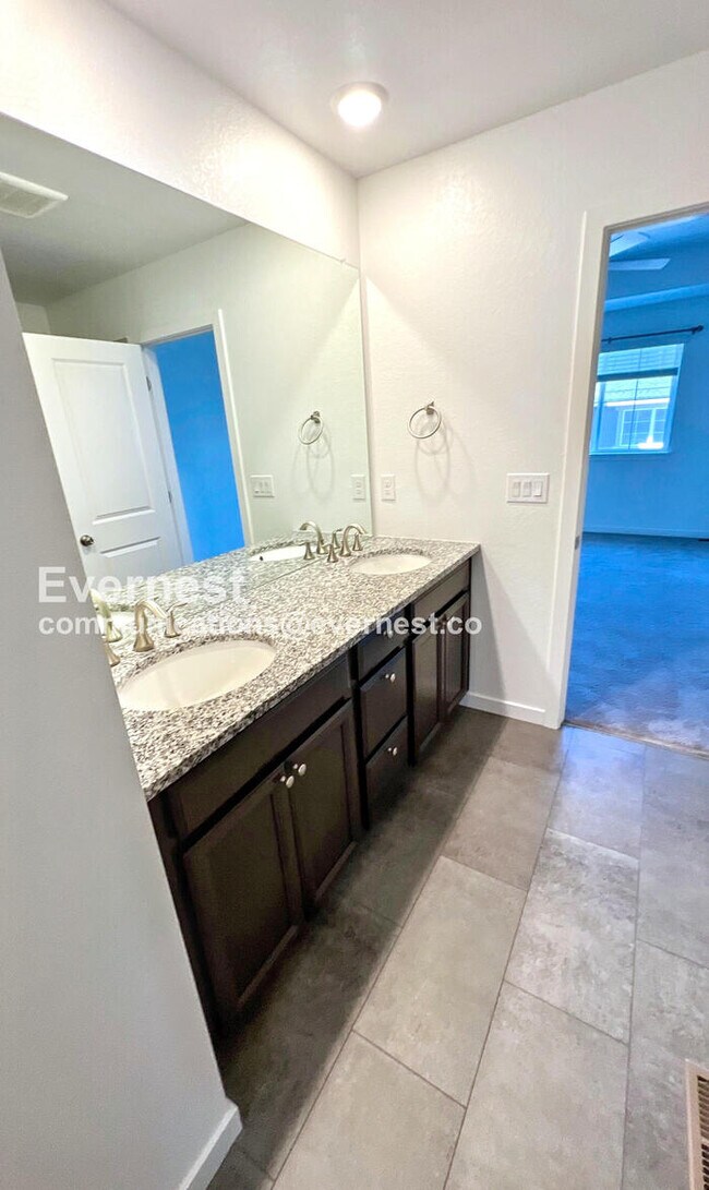 Foto del edificio - 17490 E 95th Pl