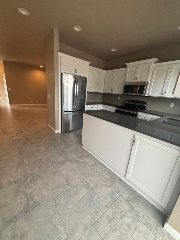 Building Photo - 2069 Lake Wind Dr