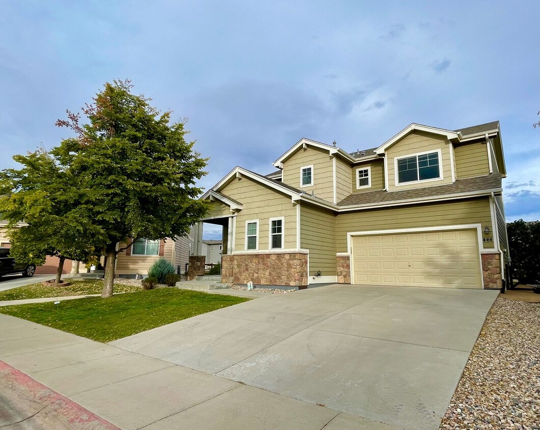 Foto principal - 3 Bed 2 Bath Home Available early February!