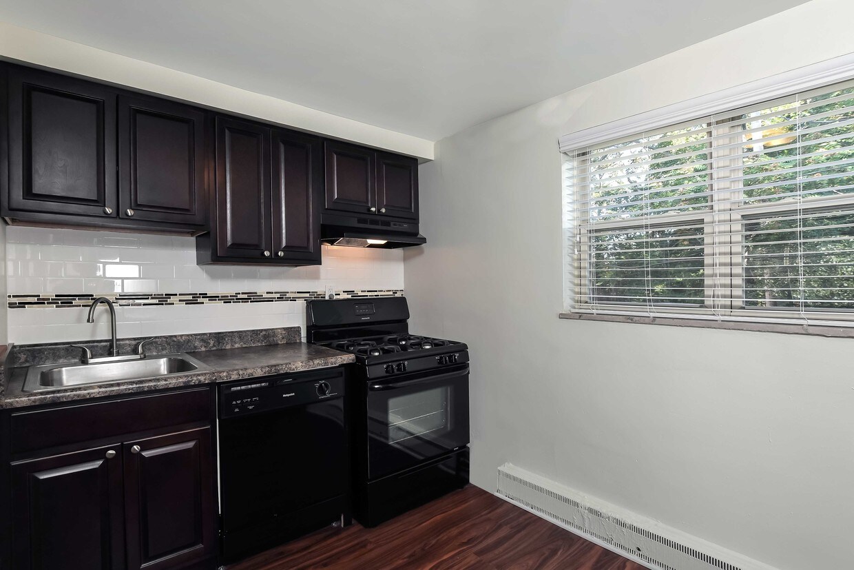 Cloverleaf Village Apartments in Pittsburgh, PA