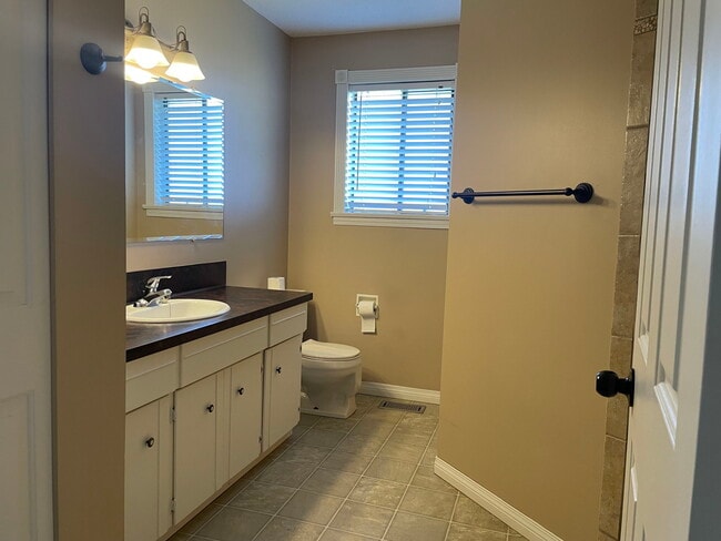 Building Photo - 3 Bedroom 2 Bathroom Home in Sardis Chilli...