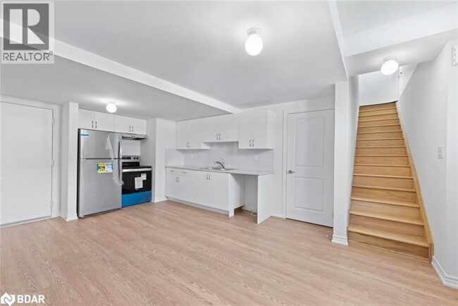 Building Photo - 100 Nottingham Rd