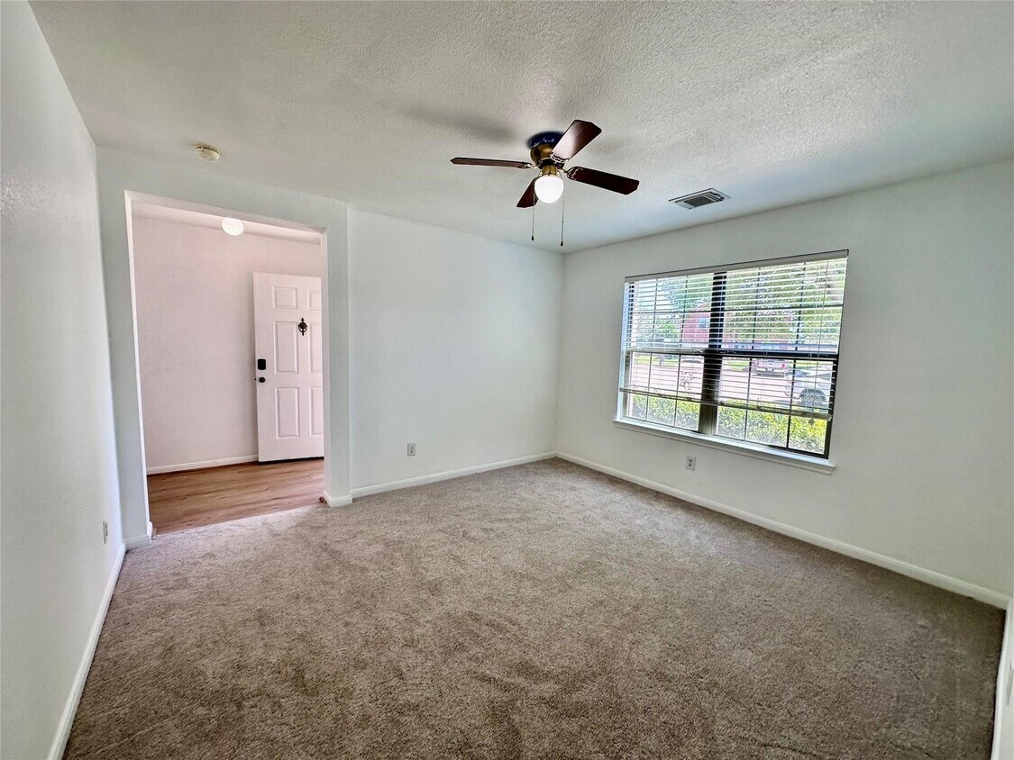 Building Photo - 3927 Brook Garden Ln