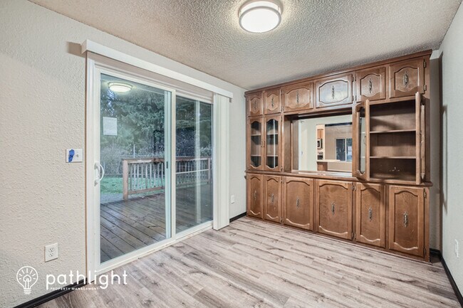 Foto del edificio - 7407 Vandermark Road East