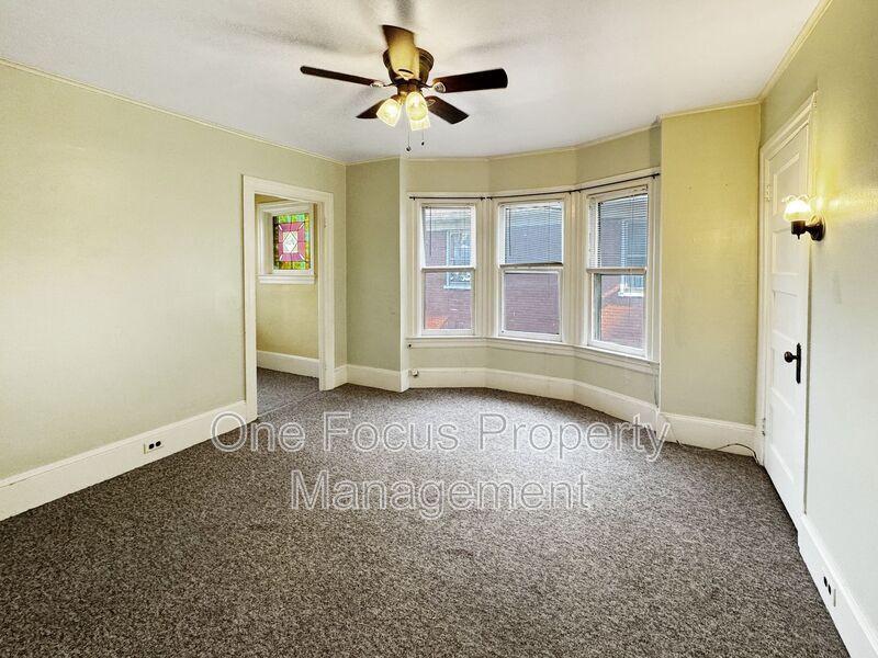 Primary Photo - 1002 Walnut St