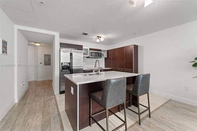 Foto del edificio - 1900 N Bayshore Dr