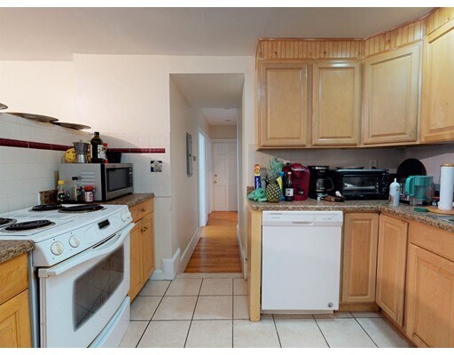 Primary Photo - 11 Elm St