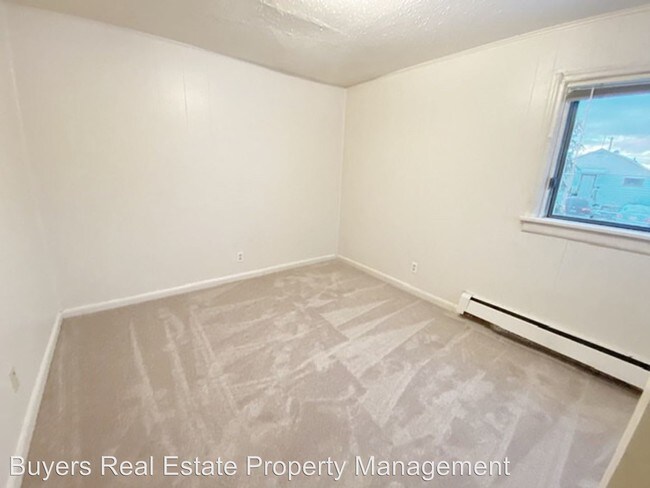 Building Photo - 1335 Hyder St