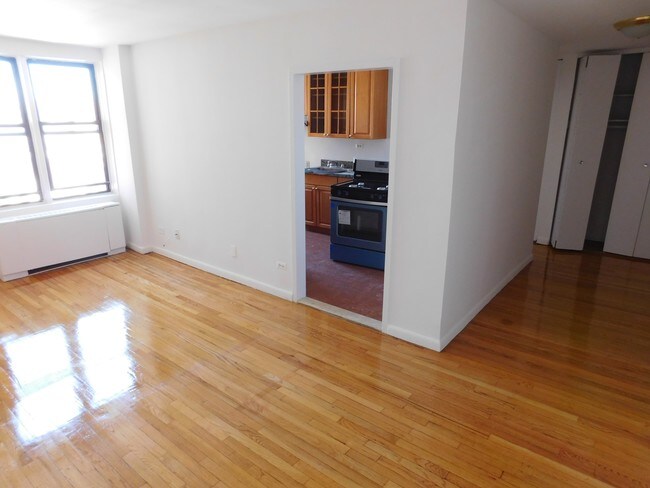 Foto del edificio - 2335 Broadway