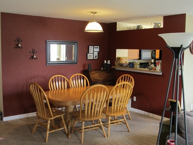 dining area - 14300 Waterside Ln