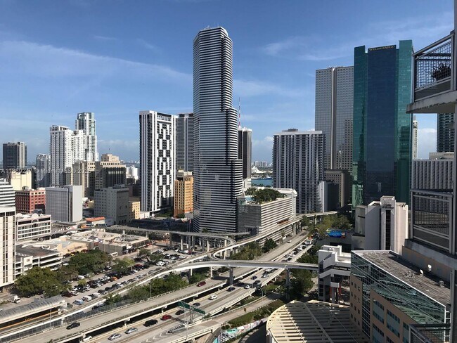 Foto del edificio - 350 S Miami Ave