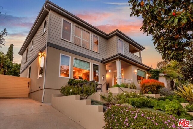 Foto del edificio - 2319 Bagley Ave