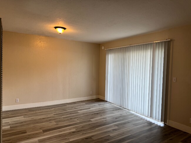 Foto del edificio - 832 Pomeroy Ave