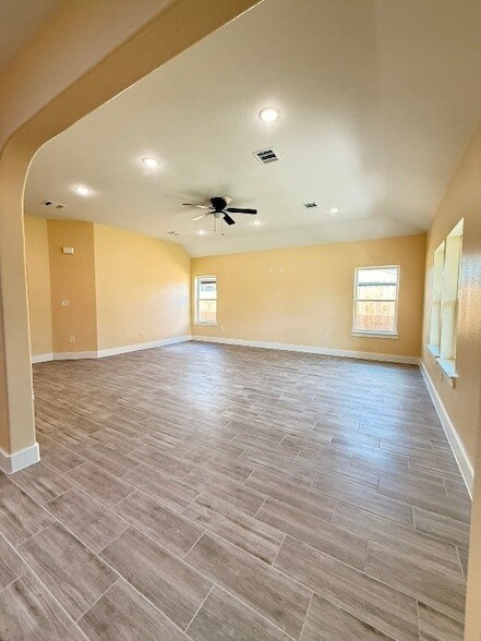 Foto del edificio - 14844 Coaltown Rd
