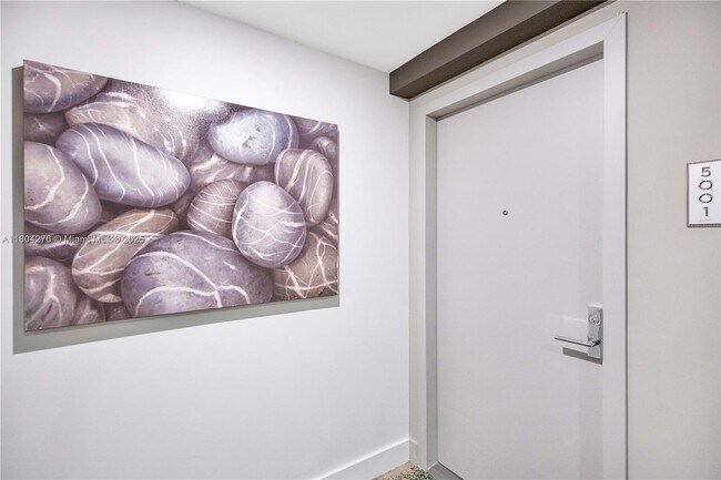 Foto del edificio - 488 NE 18th St