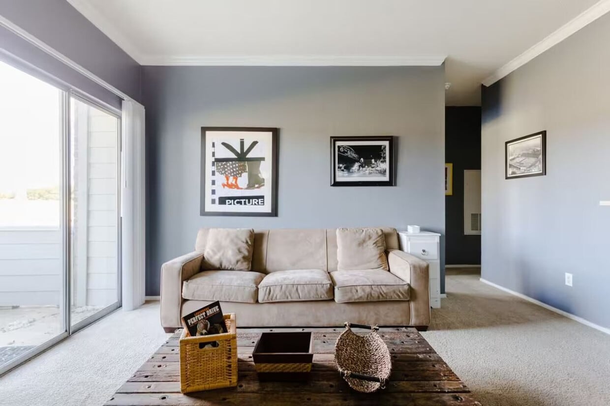 Foto principal - 12166 Metric Blvd