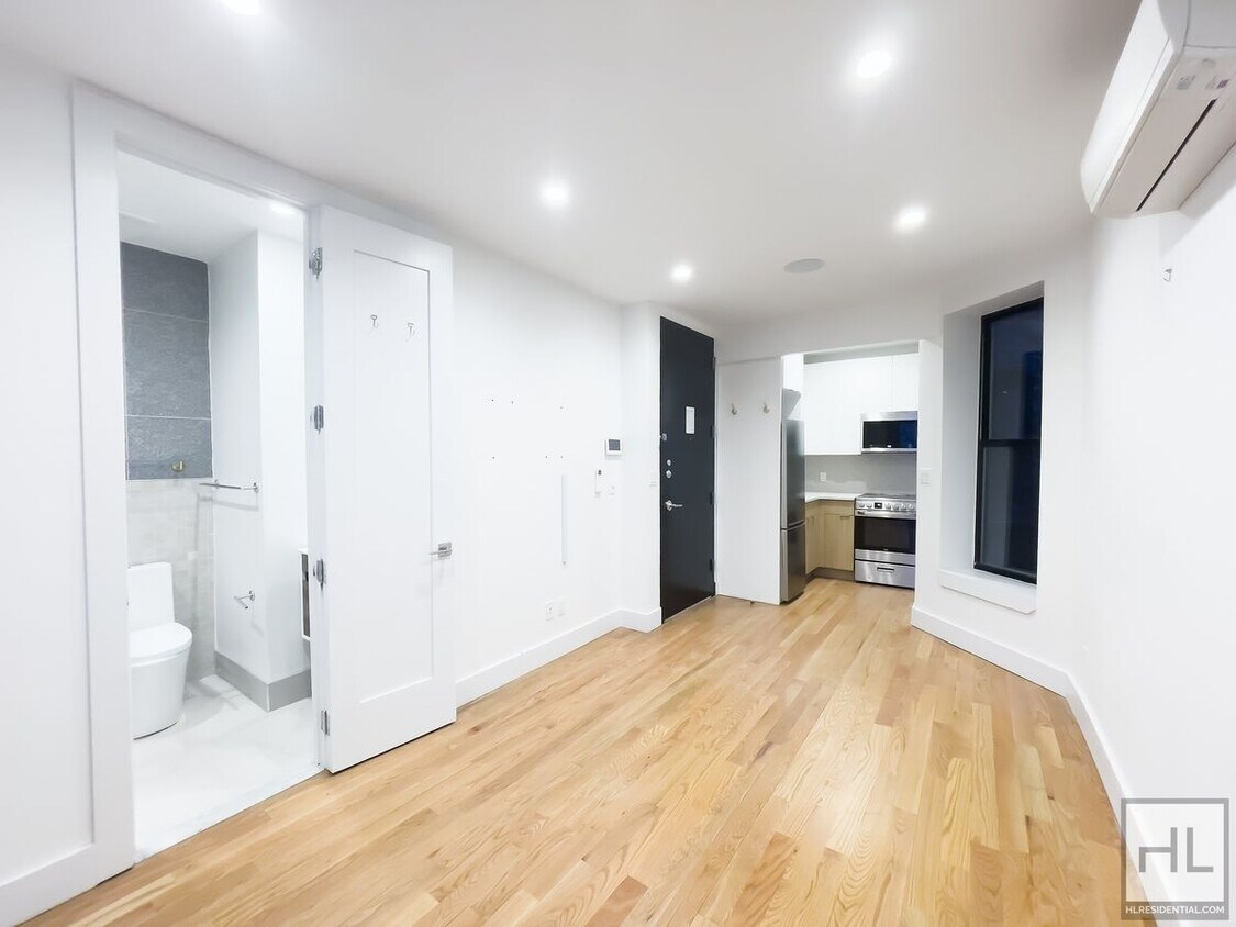 Foto principal - EAST 93 STREET / Upper East Side / Renovat...