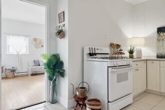 Building Photo - 377 Dorchester St