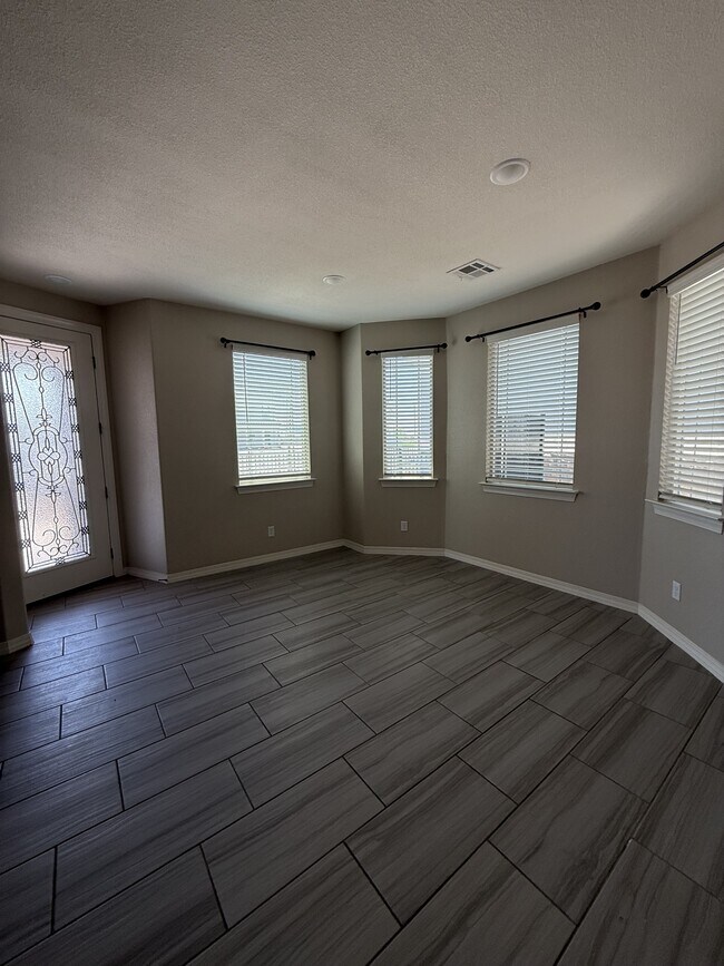 Building Photo - 14655 Pebble Hills Blvd
