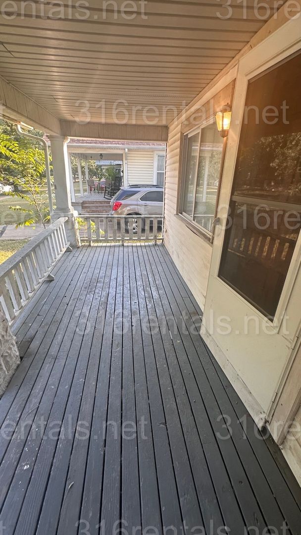 Foto del edificio - $695- 2 bed 1 bath - Newly Remodeled Duplex