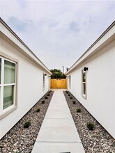 Building Photo - 740 N Alamo Rd