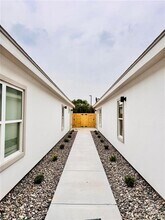 Building Photo - 740 N Alamo Rd