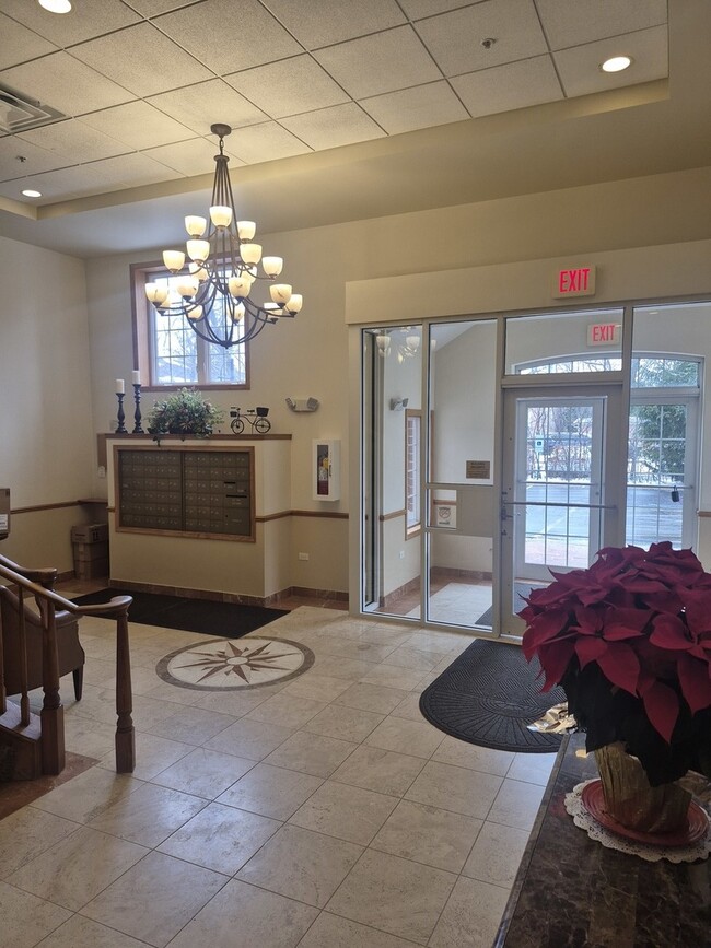 Building Photo - 1479 N Milwaukee Ave