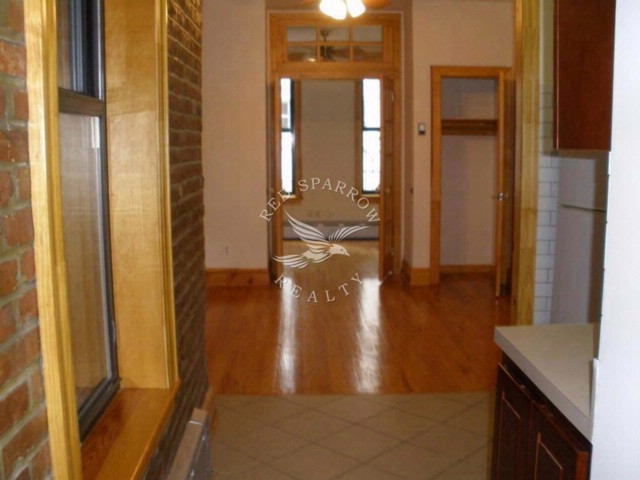 Primary Photo - 232 E 4th St
