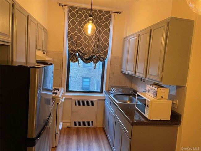 Foto del edificio - 110-21 73rd Rd