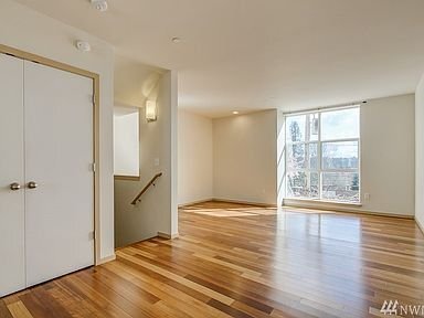 Foto del edificio - 19052 14th Ct NE