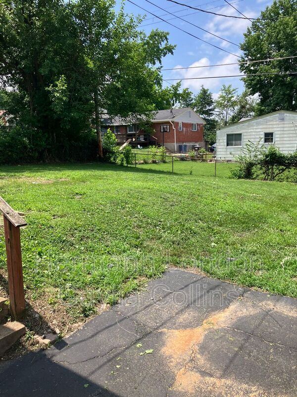 Building Photo - 5621 Albia Terrace