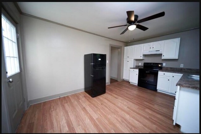 Foto del edificio - 103 Travis Ct