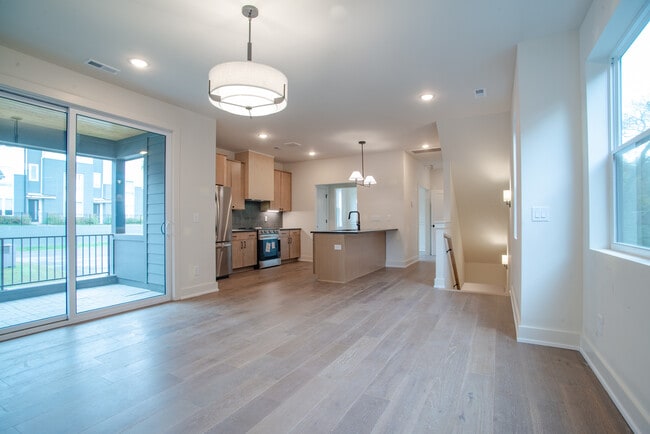 Photo - 979 Dozier Pl House