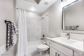 Building Photo - 9150 Southmont Cove