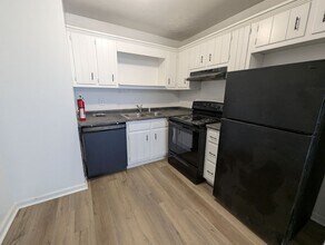 Building Photo - 560 Rustwood Dr