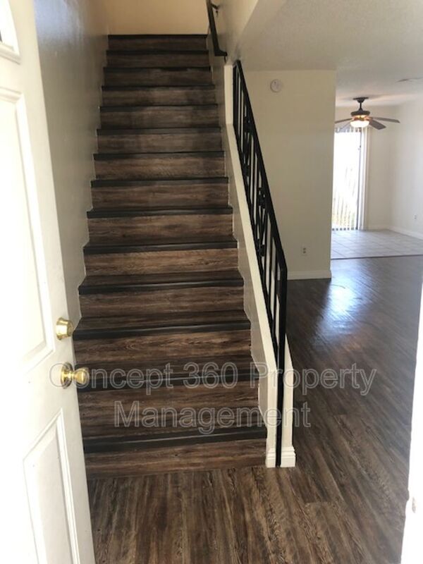 Foto del edificio - 4083 Farquhar Ave