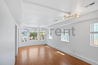 Building Photo - Unit