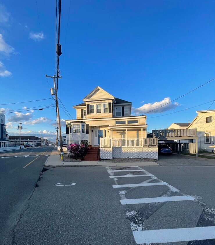 Primary Photo - 12 Q St