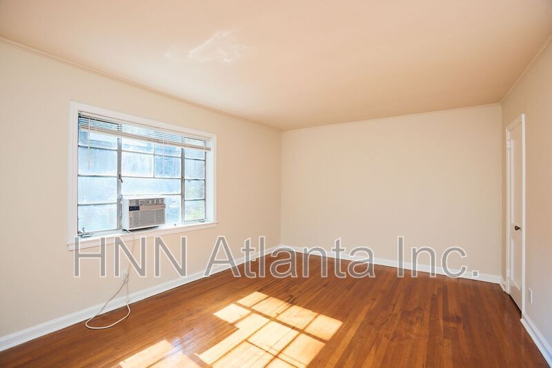 Photo - 1339 Briarwood Dr, NE