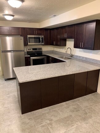 Building Photo - 123 W 7500 S