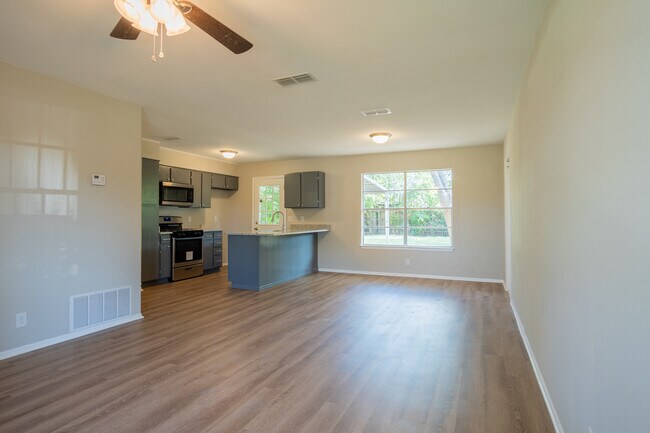 Building Photo - 8618 Bravo Valley Dr