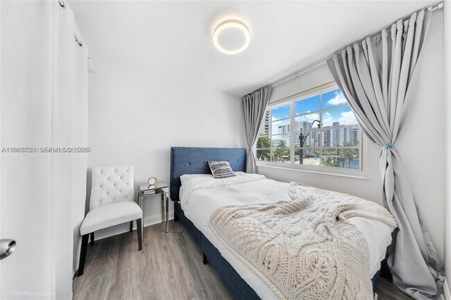 Foto del edificio - 2600 Collins Ave