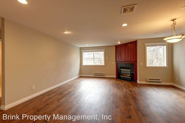 Building Photo - 2 br, 2 bath House - 717 E Denny Way #3B