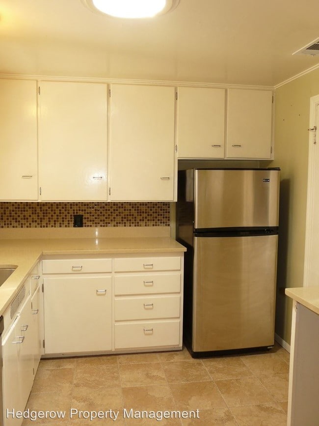 Building Photo - 2 br, 1.5 bath House - 383 S Hartson Street