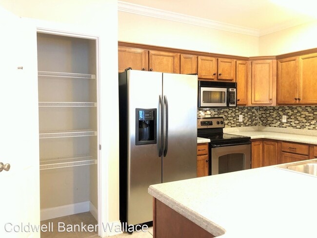 Building Photo - 3 br, 2 bath House - 6938 Pemmbrooke Shire...