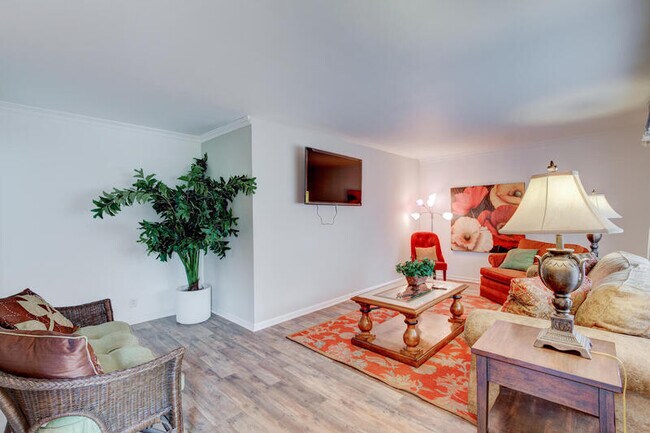 Building Photo - 5210 Thornleigh Dr